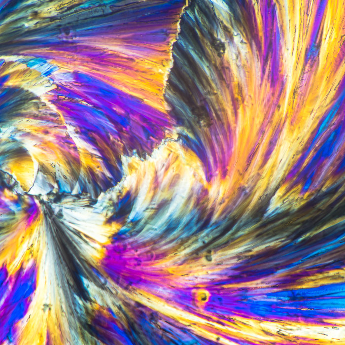 e001