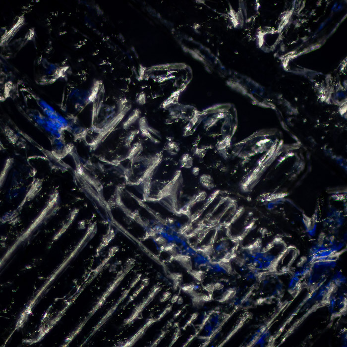 f004